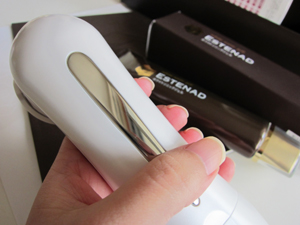 980円の美顔器エステナードソニック裏側アースプレート