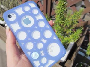 クロックスのiPhoneケース!カメレオンズ アドリナcrocs chameleons adrinaでいつでも紫外線量チェック!