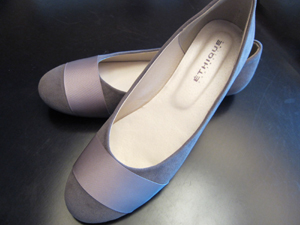 大人女子のためのプチプラ靴。ETHIQUEエティックのルクレア グログランテープパンプス