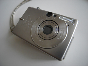 Canon IXY 30S 思わず衝動買いしてしまいました。